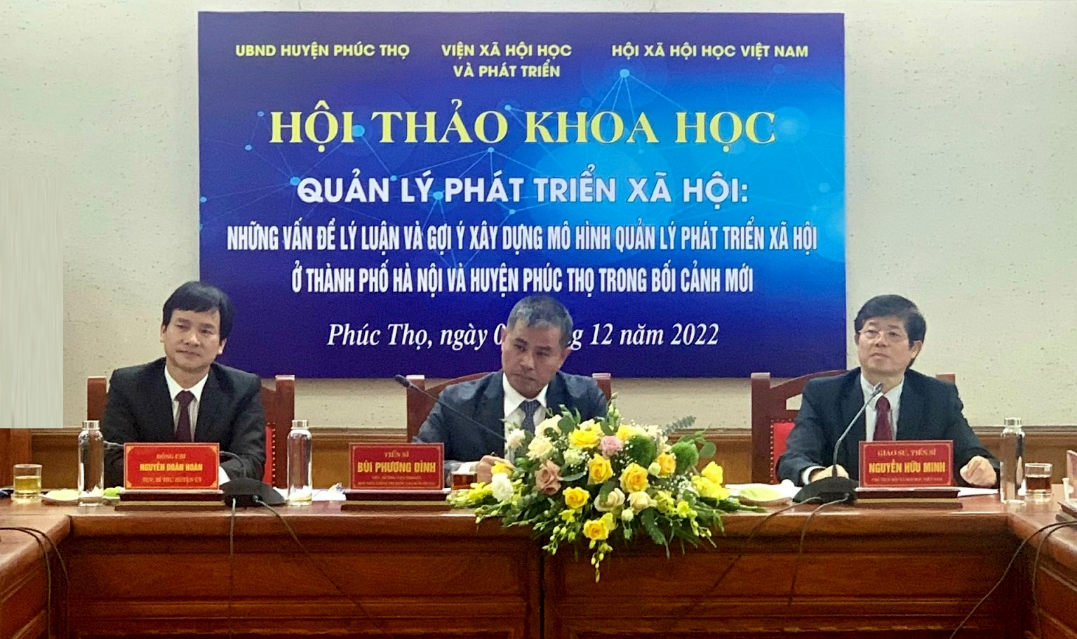 Cơ sở lý luận và thực tiễn trong quản lý phát triển xã hội ở thành phố Hà Nội và huyện Phúc Thọ