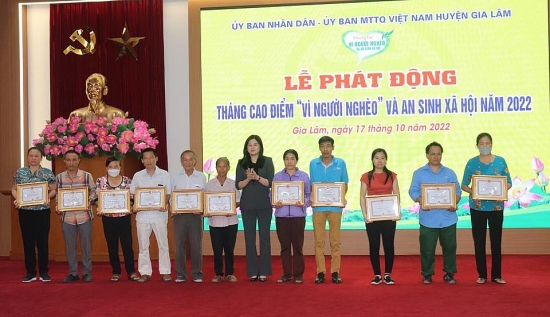 Hà Nội giảm trên 1.400 hộ nghèo