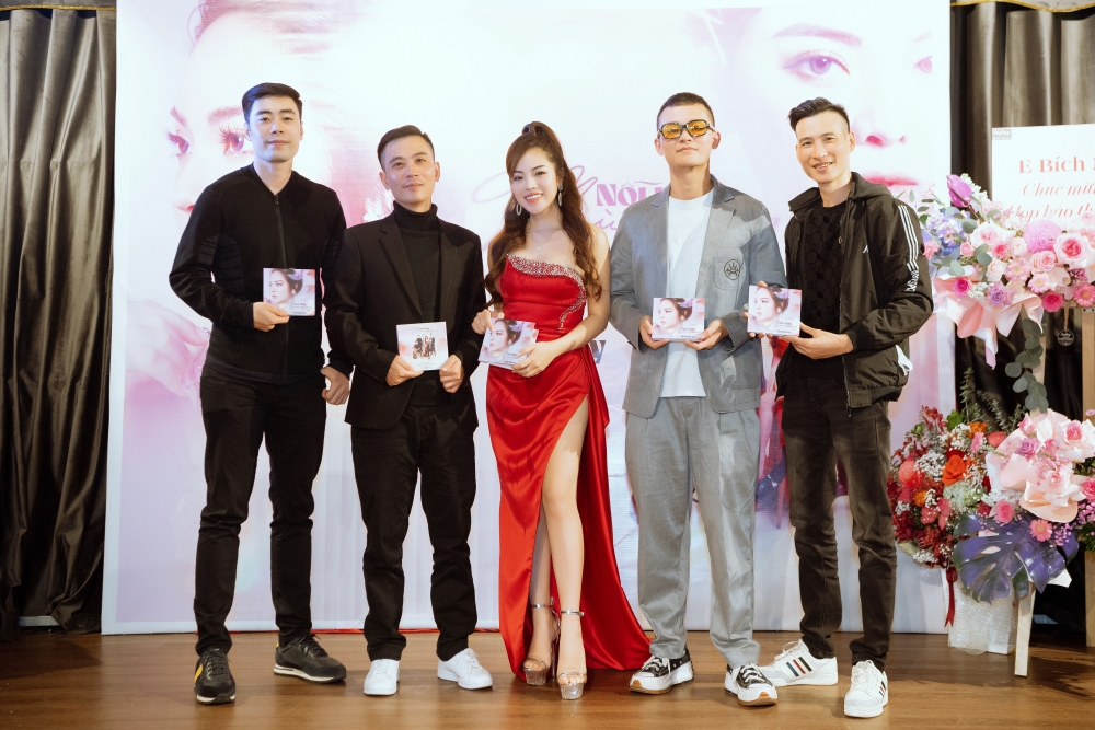 Mai Diệu Ly phát hành album "Nỗi nhớ mùa đông" nhân dịp giỗ đầu nhạc sĩ Phú Quang
