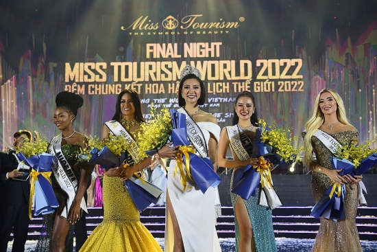 Ngôi vị Hoa hậu Du lịch Thế giới 2022 thuộc về Nhật Bản, Việt Nam giành Á hậu 2