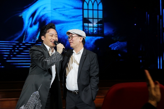 Nhạc sĩ Tuấn Phương hạnh phúc giữa vòng tay bạn bè và âm nhạc trong "Lời ru tôi"