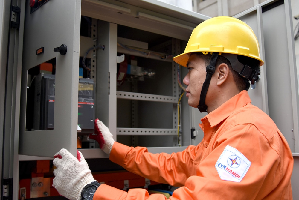 EVN Hà Nội tặng miễn phí gói dịch vụ điện gia tăng nhân dịp Tháng tri ân khách hàng