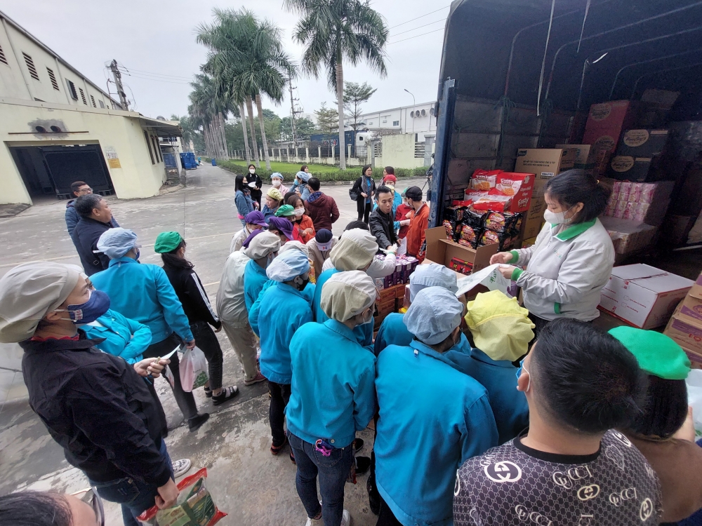 “Xe siêu thị đoàn viên Công đoàn” hỗ trợ công nhân các Khu công nghiệp và chế xuất Hà Nội