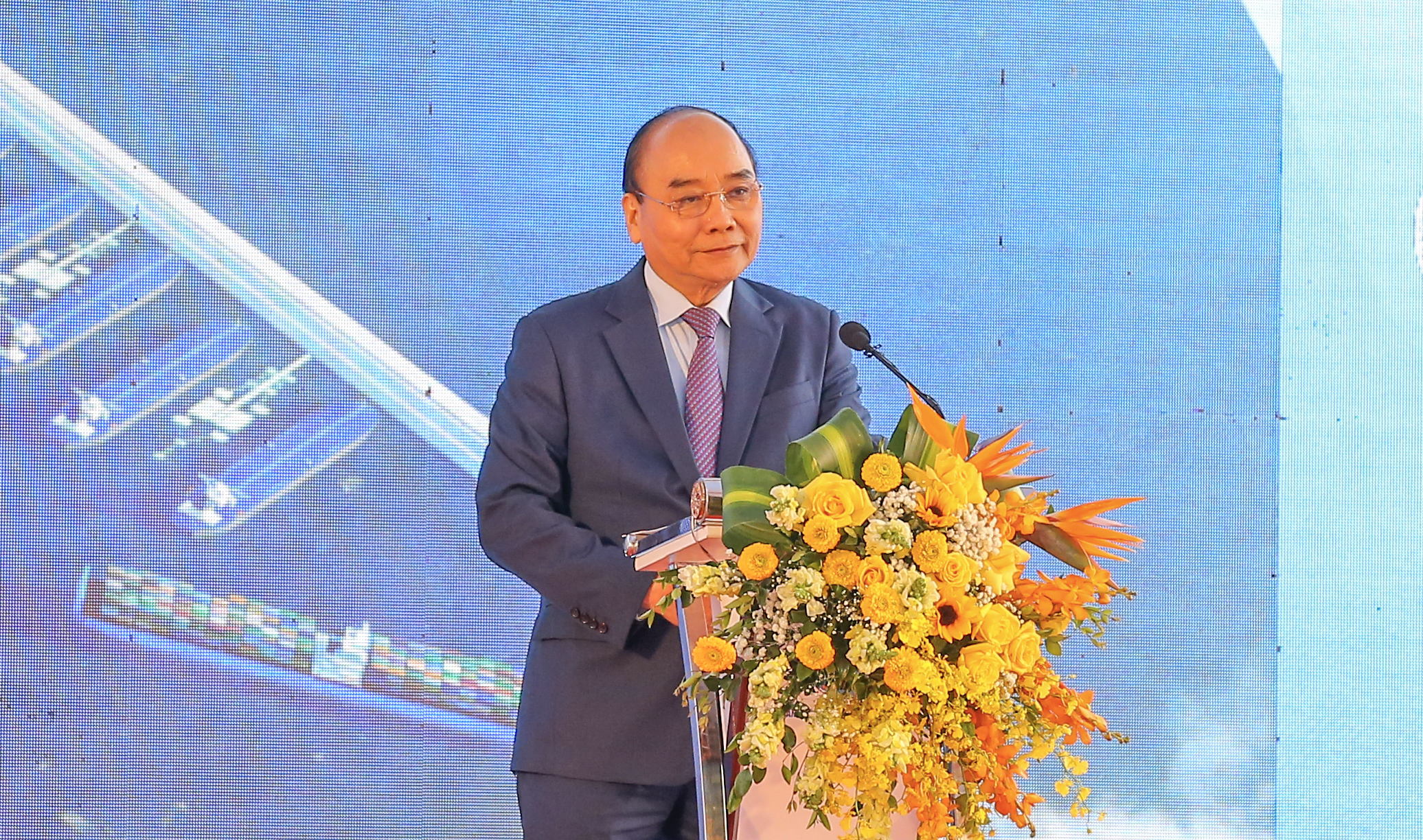 Chủ tịch nước Nguyễn Xuân Phúc dự lễ khởi công dự án Bến cảng Liên Chiểu, thành phố Đà Nẵng