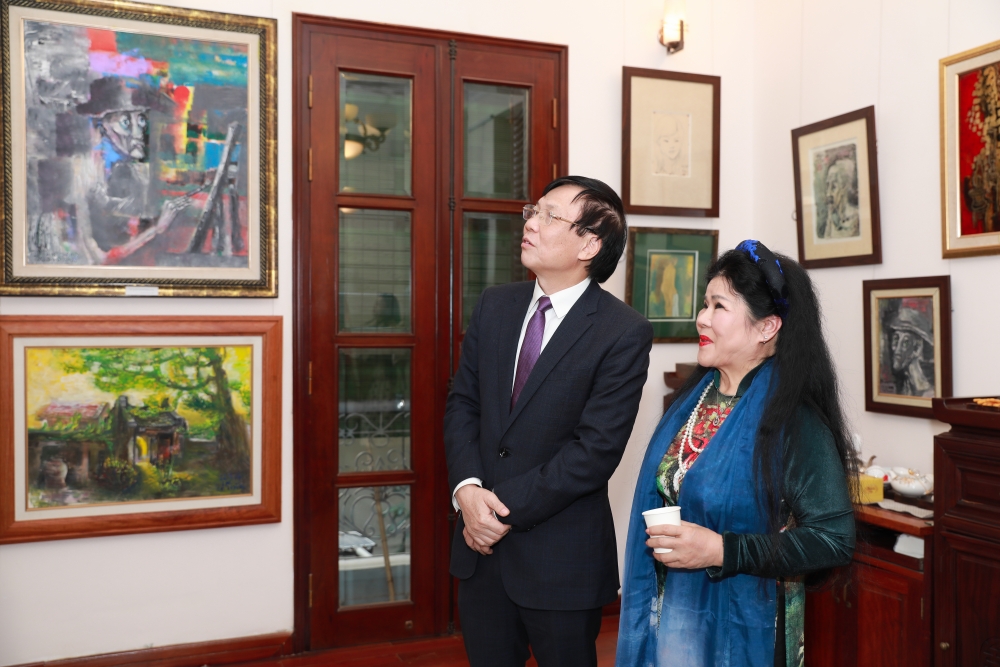 Văn Dương Thành, người nghệ sĩ "ngoại giao văn hóa" qua tác phẩm hội họa