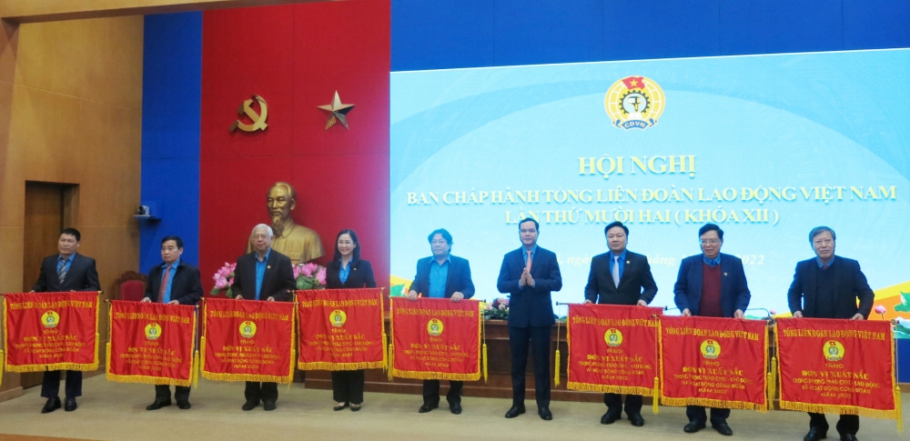 LĐLĐ thành phố Hà Nội là 1 trong 3 đơn vị xuất sắc nhất trong phong trào thi đua năm 2022