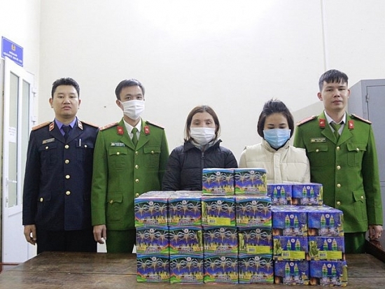 Hà Tĩnh: Bắt 2 đối tượng thu giữ 72kg pháo hoa nổ