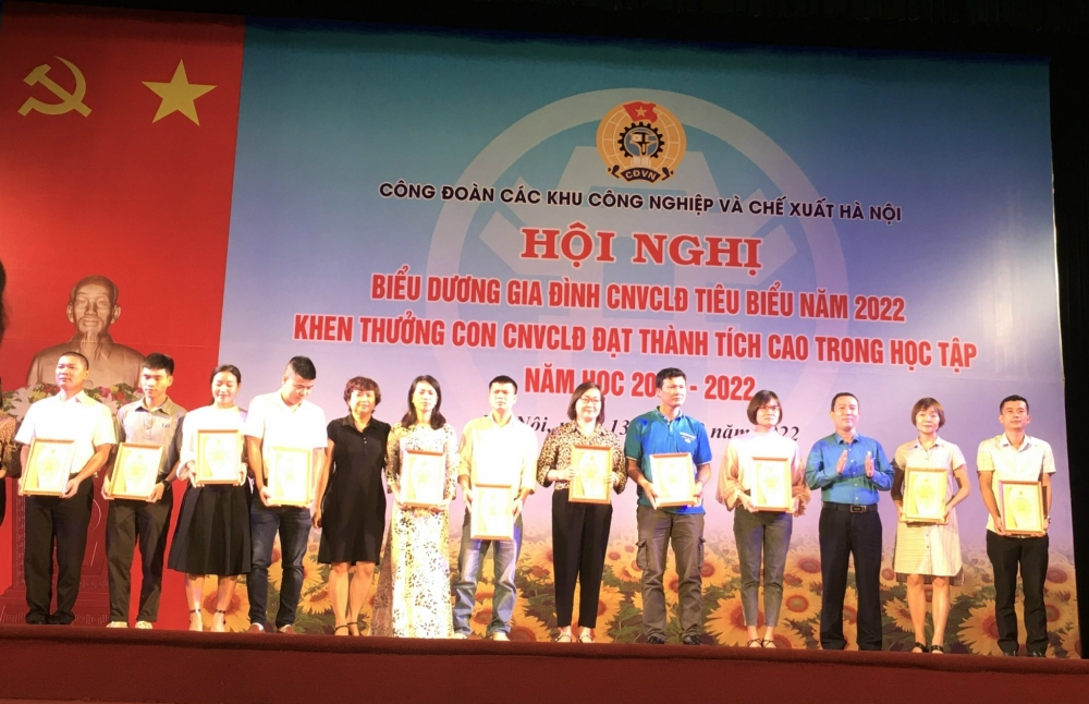 Thi đua thúc đẩy phát huy sáng kiến, tăng năng suất lao động