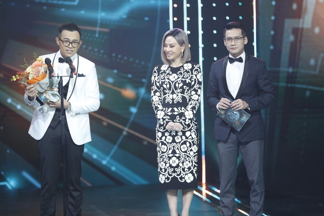 BTV Đức Bảo giành giải "Người dẫn chương trình ấn tượng" tại VTV Awards 2022