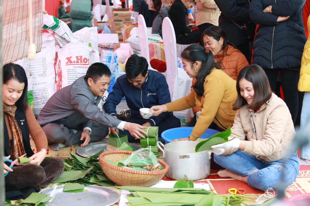Huyện Ứng Hòa: Chung tay sẻ chia cùng cộng đồng đón Tết an vui
