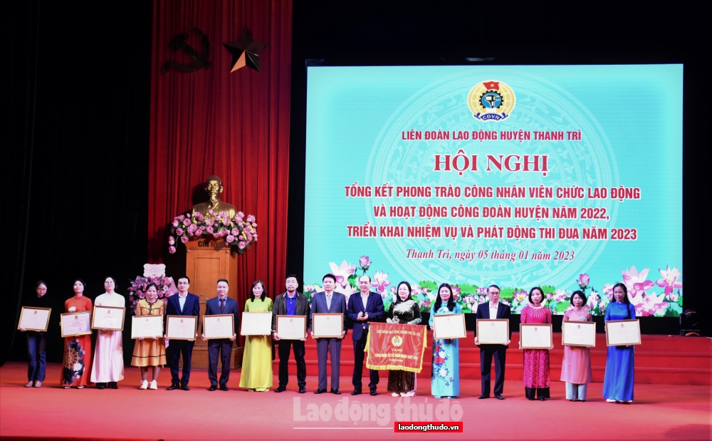 LĐLĐ huyện Thanh Trì vinh dự nhận Bằng khen năm 2022 của LĐLĐ thành phố Hà Nội
