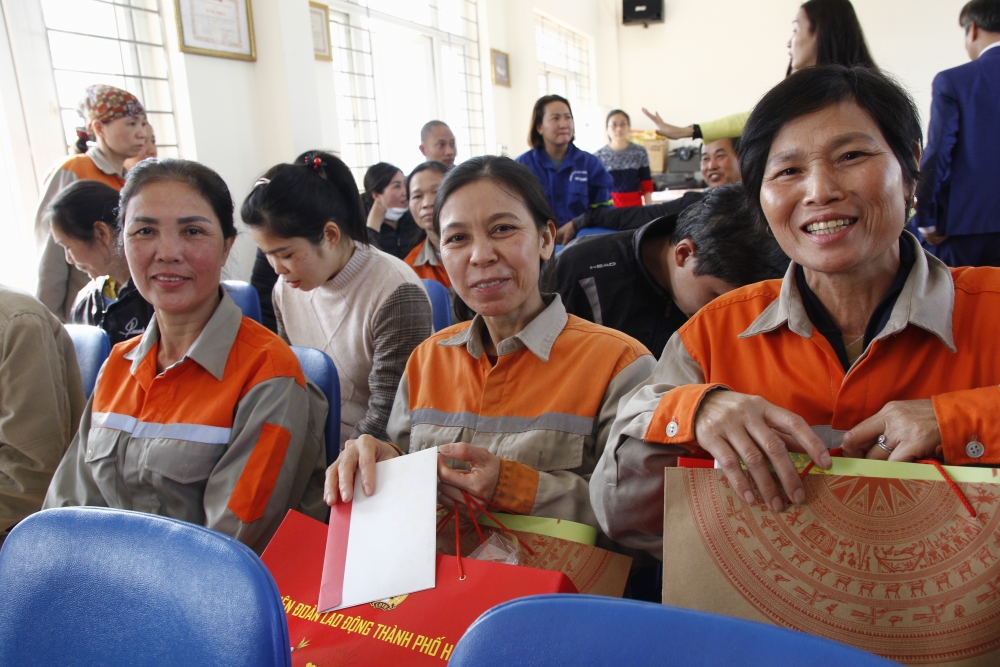 Tổ chức Công đoàn Thủ đô thăm, tặng quà công nhân lao động dịp Tết Nguyên đán