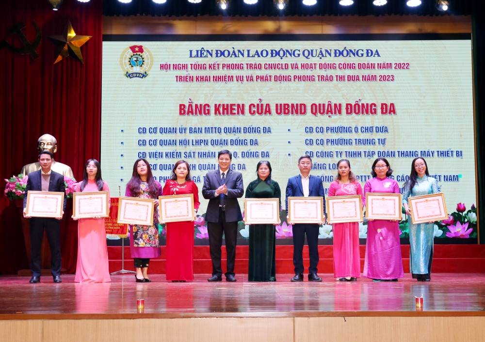 LĐLĐ quận Đống Đa: Vinh dự nhận Cờ thi đua xuất sắc của Tổng LĐLĐ Việt Nam