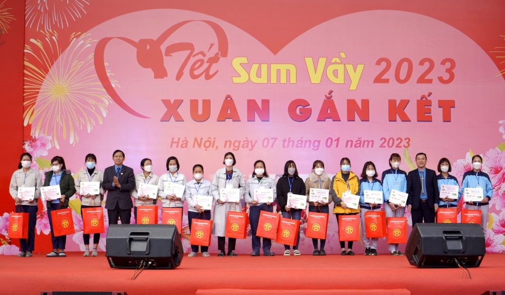 1.500 CNLĐ phấn khởi trải nghiệm các hoạt động tại “Tết sum vầy -Xuân gắn kết”