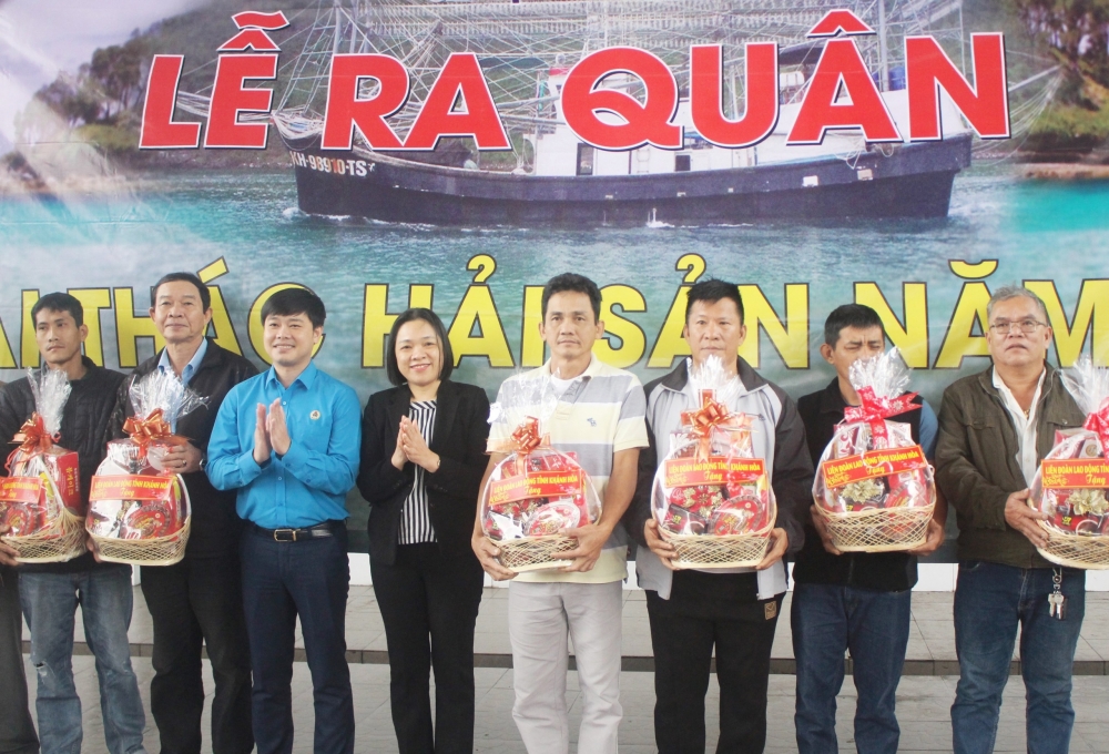 Khánh Hòa: Công đoàn đồng hành cùng ngư dân ra khơi đầu năm