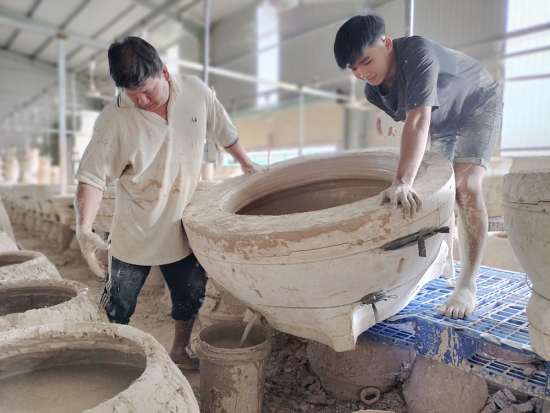 Đồng Nai: Làng gốm cổ 300 năm tất bật “chạy đua” trước Tết