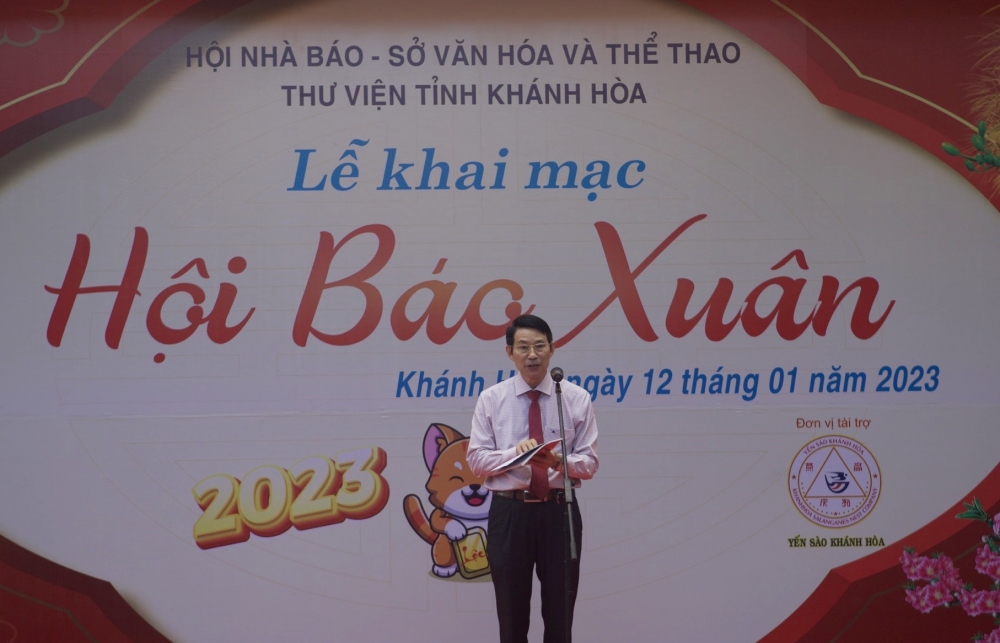 Ông Đinh Văn Thiệu, Phó Chủ tịch UBND tỉnh phát biểu tại buổi lễ. (Ảnh: Hương Thảo)