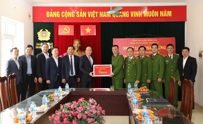 Chủ tịch HĐND Thành phố Nguyễn Ngọc Tuấn thăm, chúc Tết các gia đình chính sách