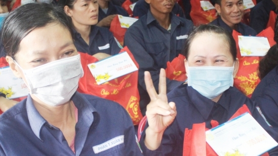 Khánh Hòa: Công đoàn mang Tết đến công nhân lao động khó khăn