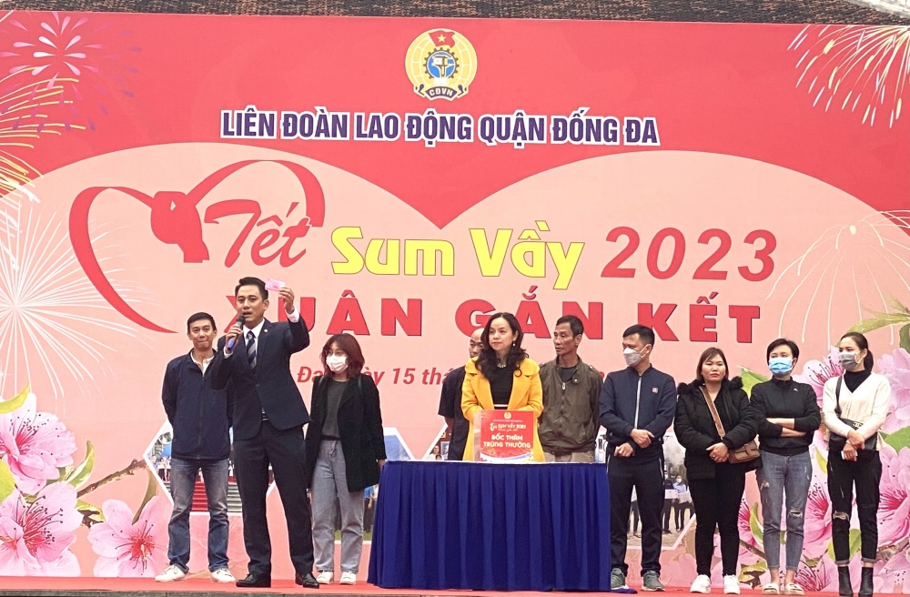 Hàng trăm đoàn viên, NLĐ quận Đống Đa vui “Tết sum vầy” 2023