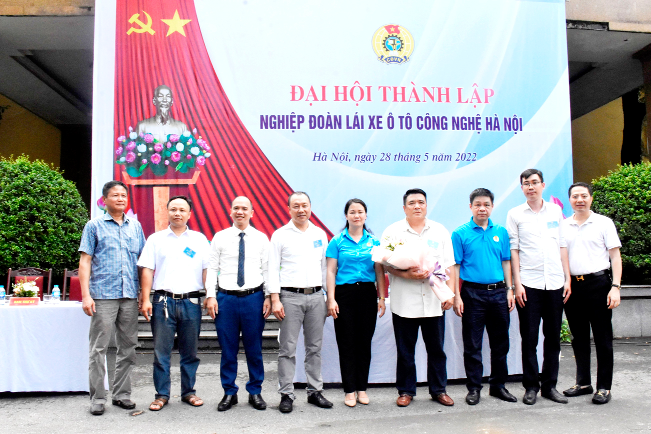 Ra mắt Nghiệp đoàn Lái xe ô tô công nghệ Hà Nội.