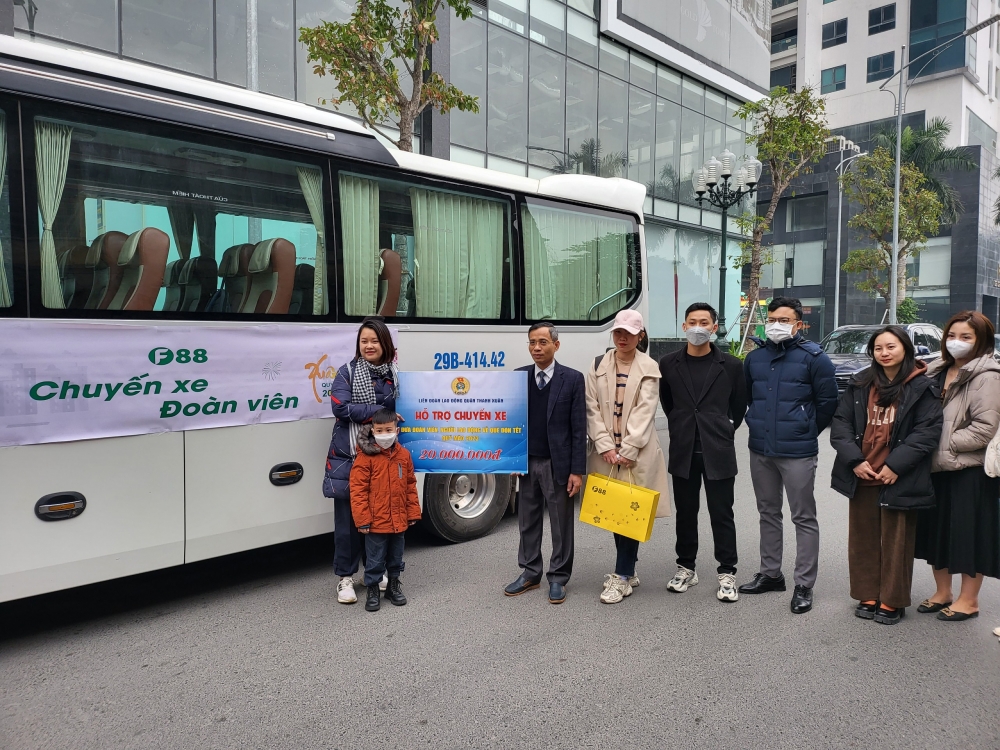 Quận Thanh Xuân: Hỗ trợ xe đưa đoàn viên, người lao động về quê đón Tết