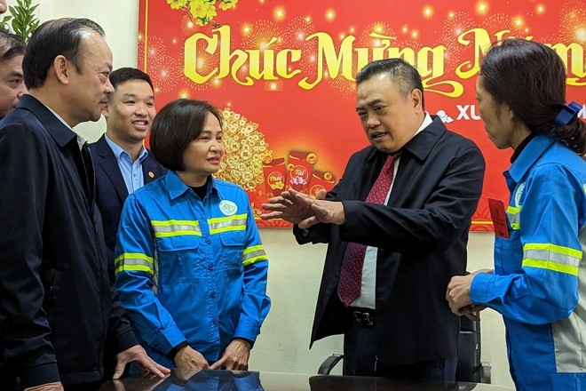 Chủ tịch UBND thành phố Hà Nội kiểm tra trận địa pháo hoa phục vụ nhân dân đêm Giao thừa