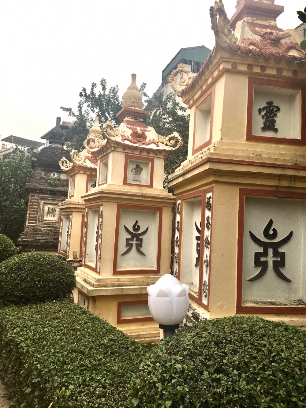 Khám phá ngôi chùa có khuôn viên tuyệt đẹp giữa lòng Hà Nội