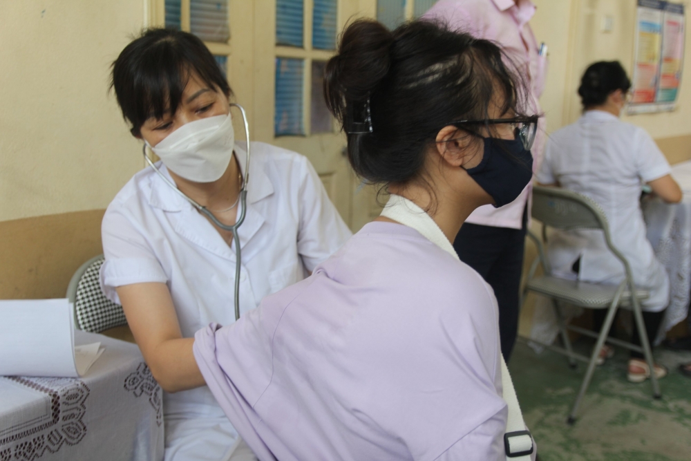 Hà Nội tiếp nhận và triển khai tiêm vắc xin AstraZeneca