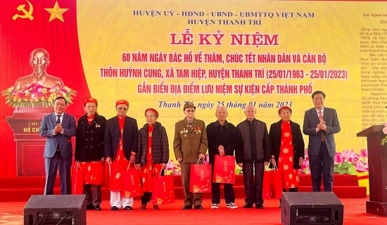 Huyện Thanh Trì kỷ niệm 60 năm ngày Bác Hồ về thăm, chúc Tết nhân dân