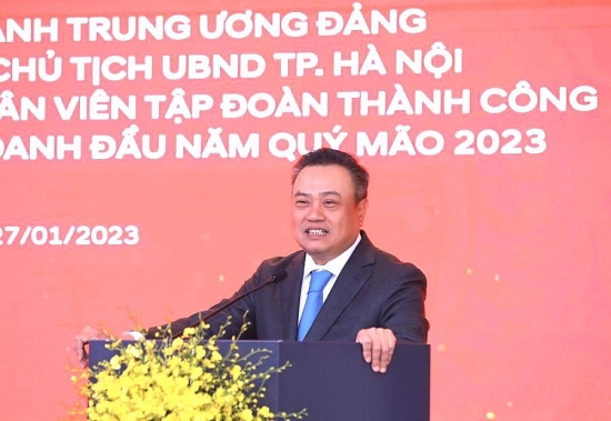 Chủ tịch UBND thành phố Hà Nội động viên doanh nghiệp ra quân sản xuất đầu năm