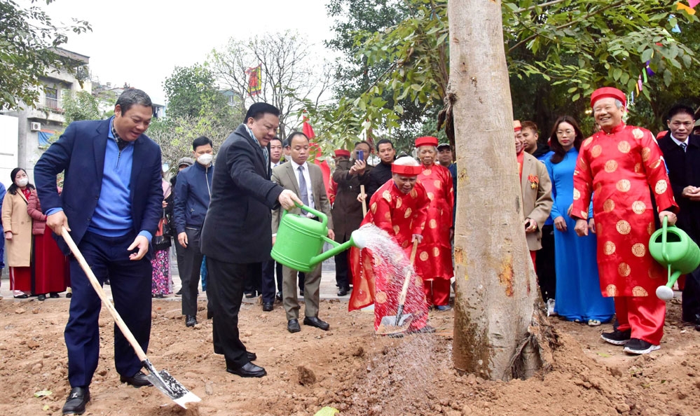 Bí thư Thành ủy Hà Nội dự lễ phát động Tết trồng cây tại phường Định Công, quận Hoàng Mai
