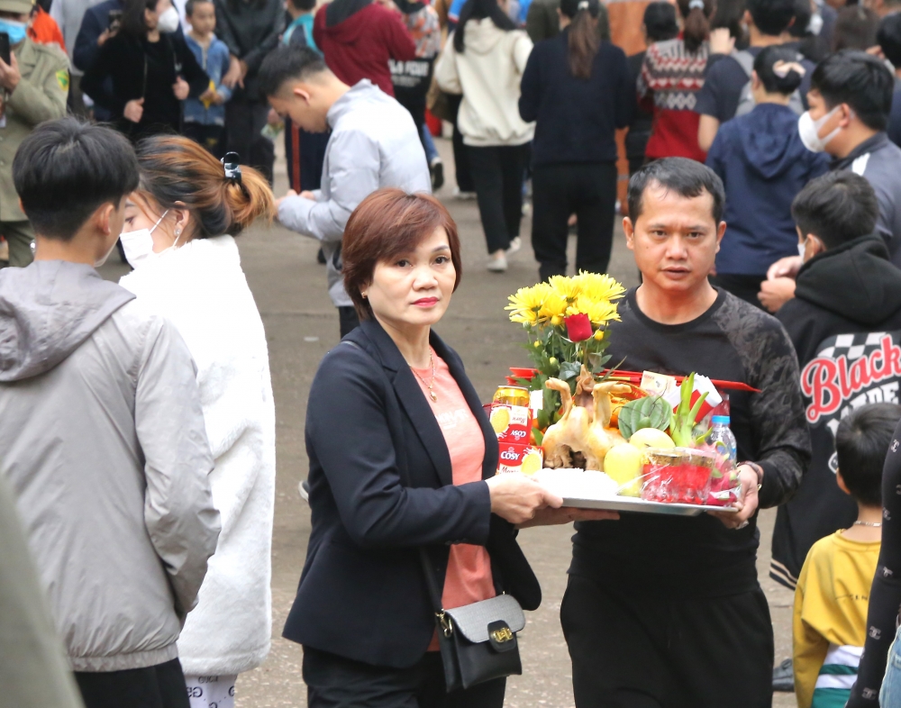 Hàng ngàn du khách dự hội Đền Và xuân Quý Mão