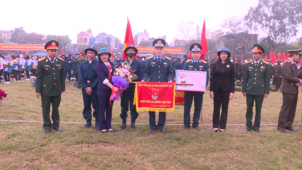 Huyện Ứng Hòa: 185 tân binh sẵn sàng lên đường làm nhiệm vụ bảo vệ Tổ quốc