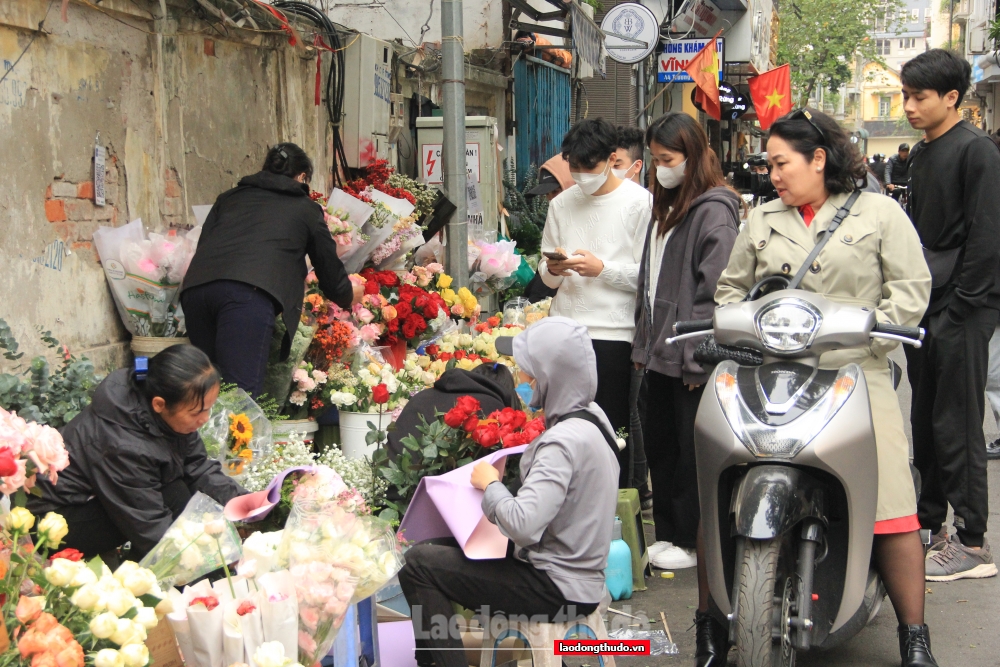 Thị trường hoa tươi sôi động trong ngày Lễ tình nhân