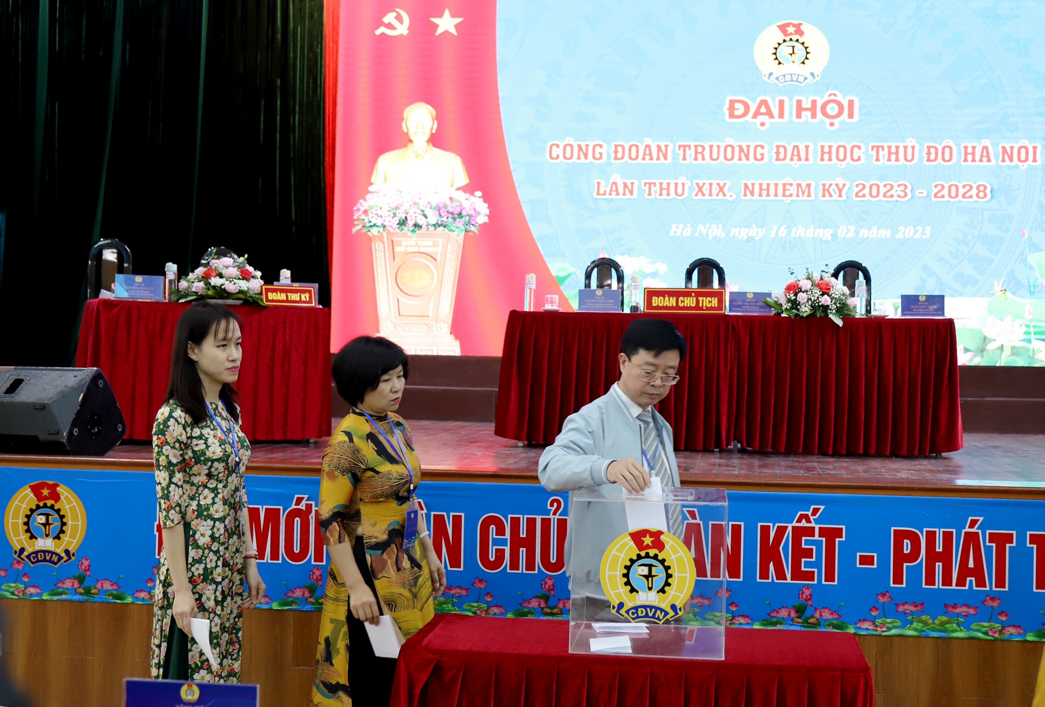 Tổ chức thành công Đại hội Công đoàn Trường Đại học Thủ đô Hà Nội lần thứ XIX