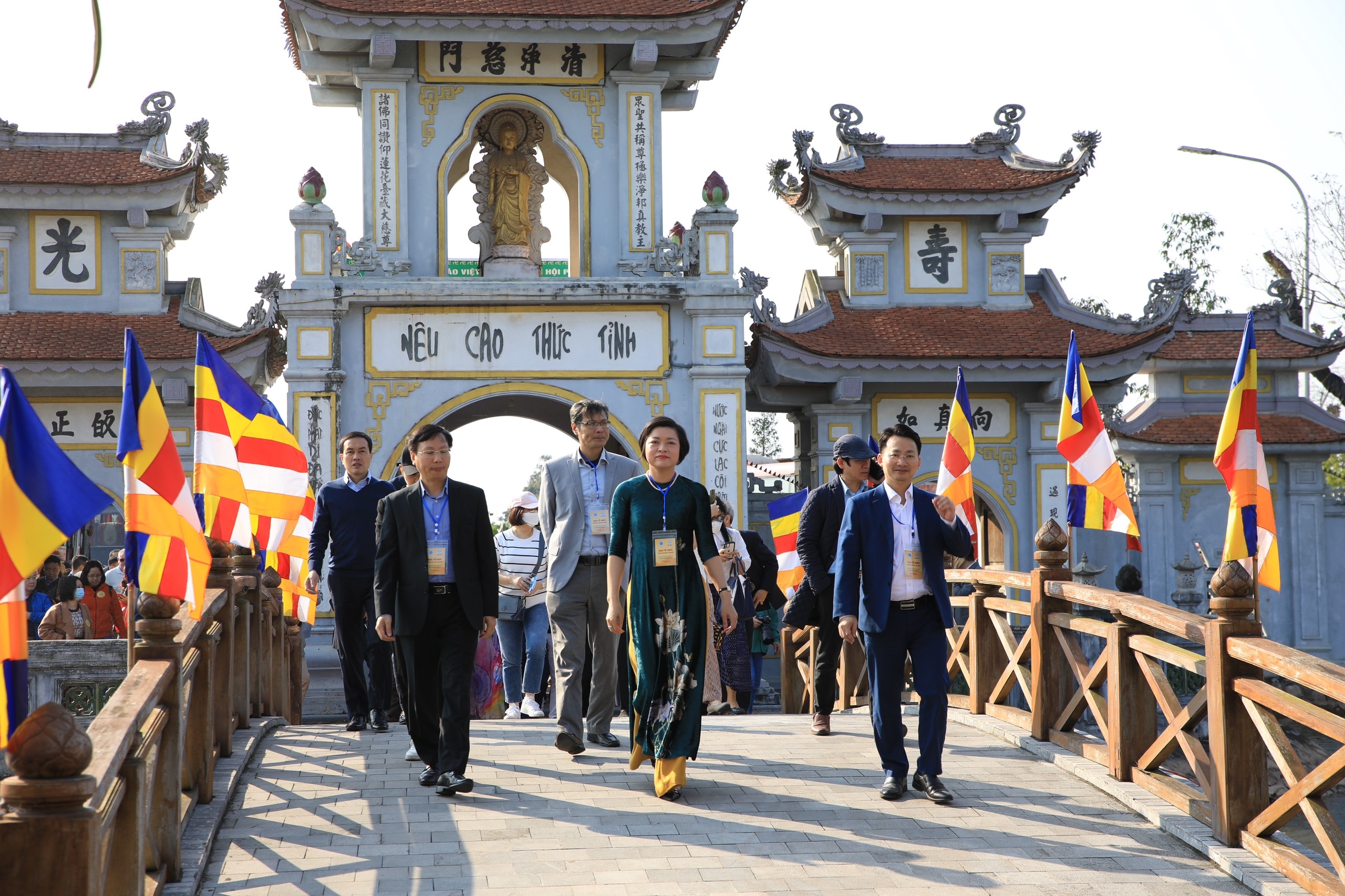 Đoàn đại biểu quốc tế giao lưu hữu nghị tại làng nghề khảm trai huyện Phú Xuyên