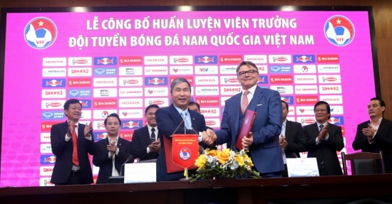 Ông Philippe Troussier chính thức trở thành HLV trưởng Đội tuyển bóng đá Việt Nam