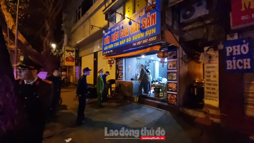 Quận Ba Đình: Xuyên đêm thiết lập trật tự vi phạm vỉa hè