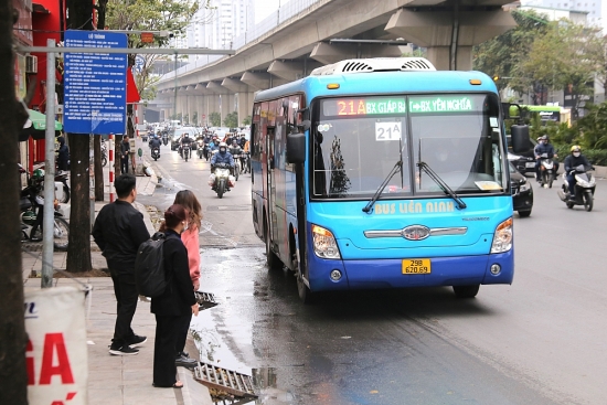 Xe buýt chậm do vận hành chung với dòng giao thông hỗn hợp