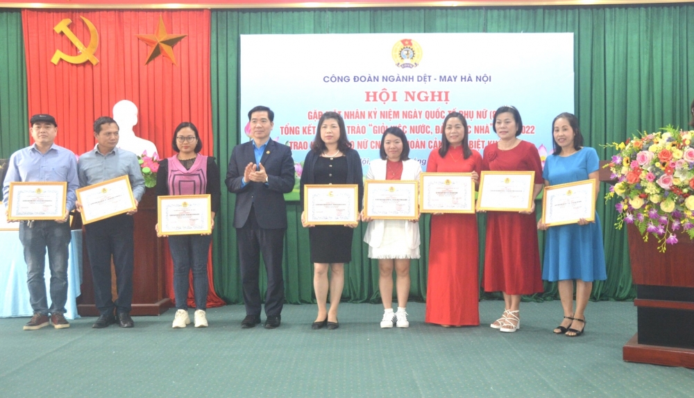 Trên 7.000 nữ CNVCLĐ Dệt may Hà Nội đạt danh hiệu “Giỏi việc nước - Đảm việc nhà”