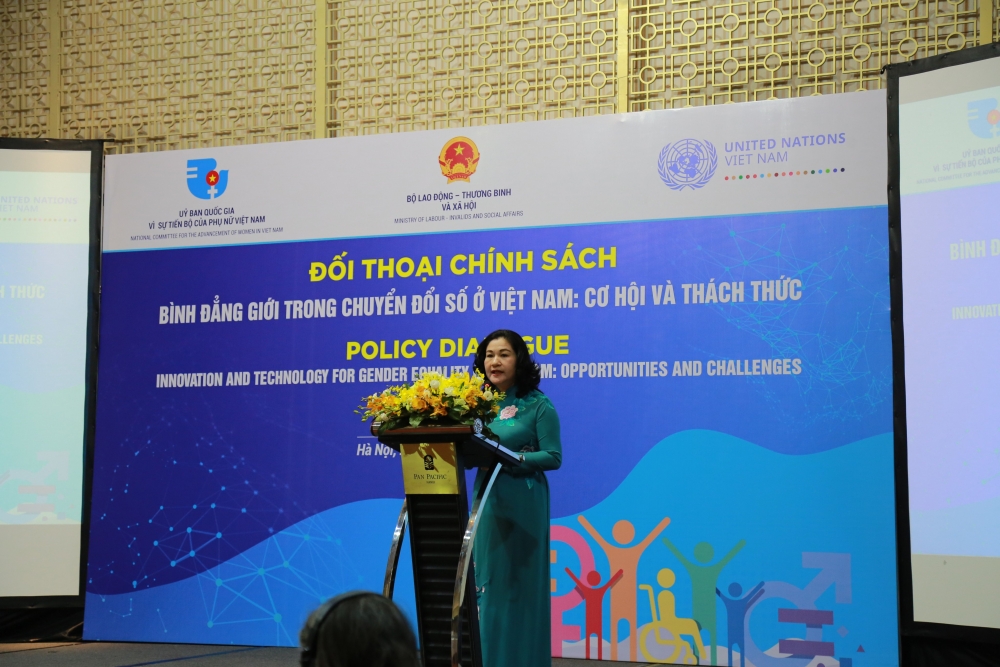 Bình đẳng giới trong chuyển đổi số ở Việt Nam: Cần trang bị cho phụ nữ kỹ năng!
