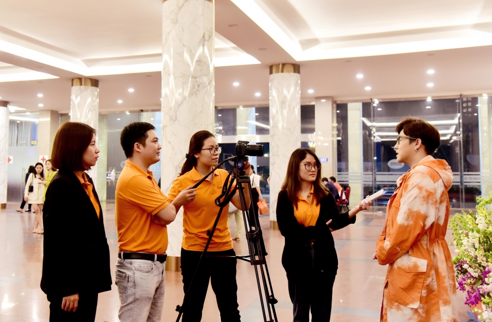 Lệ Quyên, Quang Hà, Trung Quân Idol, Vicky Nhung khuấy động sân khấu Công đoàn Thủ đô