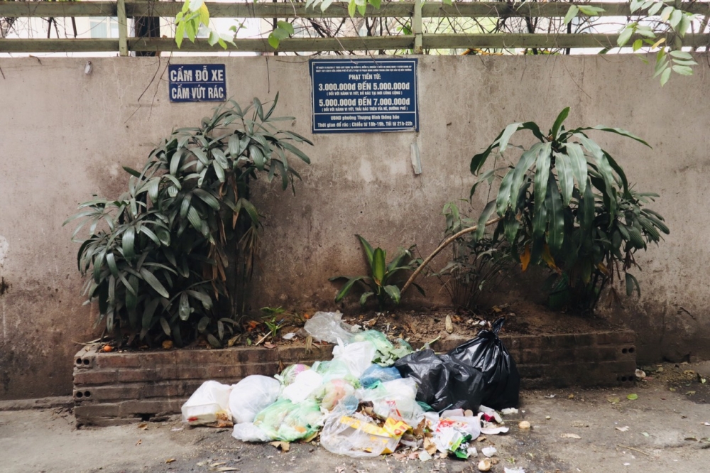Ô nhiễm môi trường từ những bãi rác tự phát