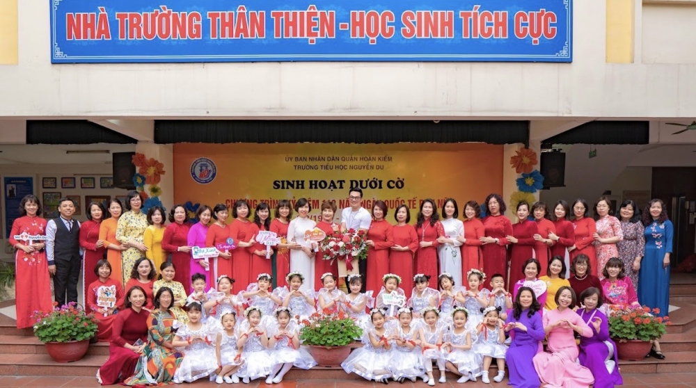 Công đoàn trường Tiểu học Nguyễn Du phát động hưởng ứng “Tuần lễ Áo dài” năm 2023