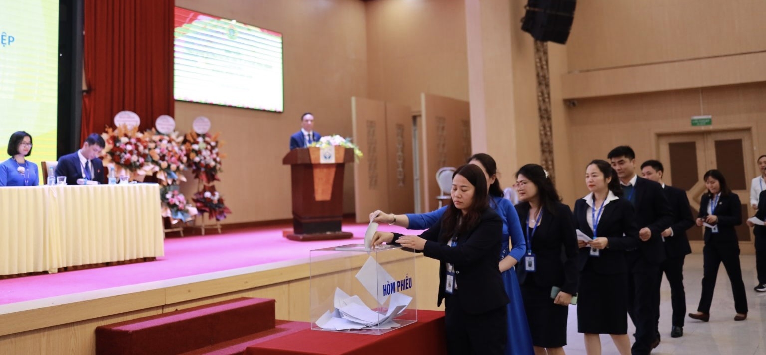 Công đoàn Trường Đại học Kinh tế - Kỹ thuật Công nghiệp cơ sở Hà Nội tổ chức thành công Đại hội nhiệm kỳ 2023-2028 Công đoàn Trường Đại học Kinh tế - Kỹ thuật Công nghiệp cơ sở Hà Nội tổ chức thành công Đại hội nhiệm kỳ 2023-2028