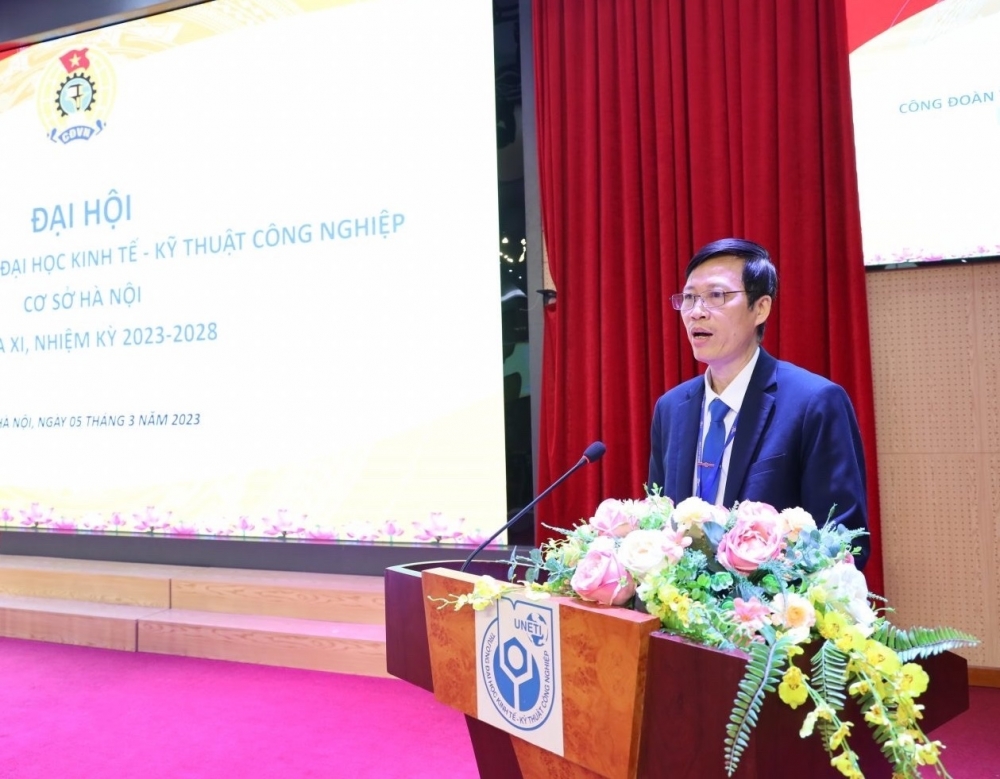 Phát huy vai trò Công đoàn trong việc đẩy mạnh hoạt động nghiên cứu khoa học Phát huy vai trò Công đoàn trong việc đẩy mạnh hoạt động nghiên cứu khoa học