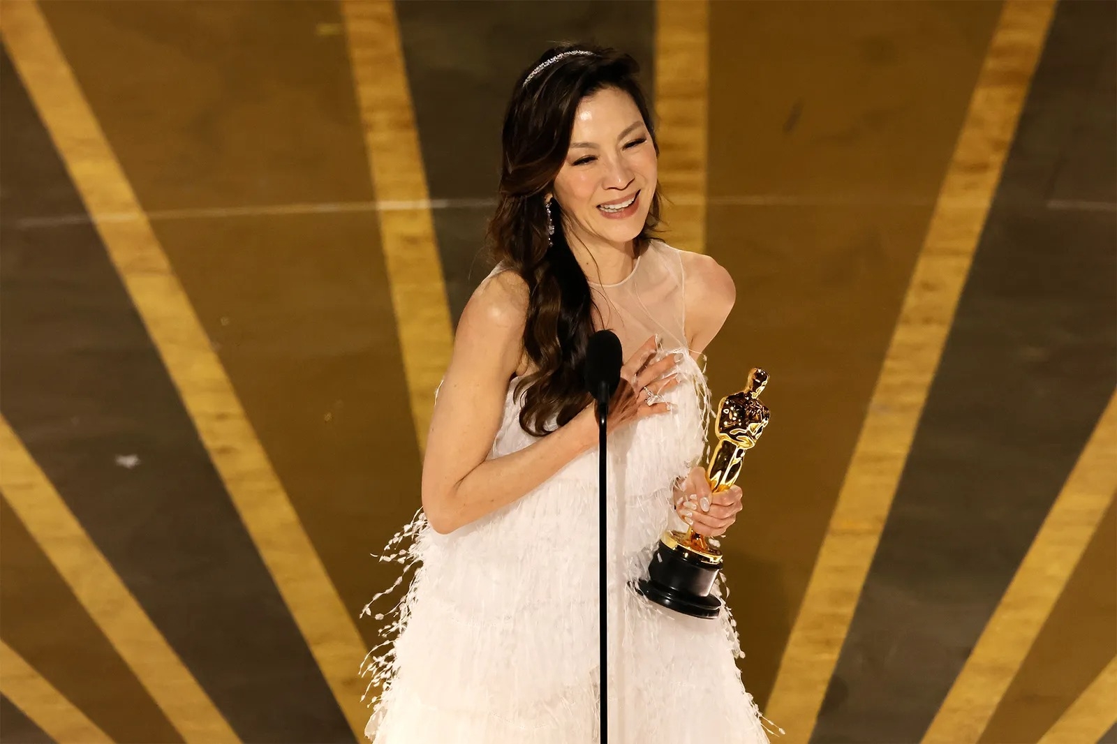 Dương Tử Quỳnh, diễn viên gốc Á đầu tiên thắng giải nữ chính xuất sắc nhất tại Lễ trao giải Oscar
