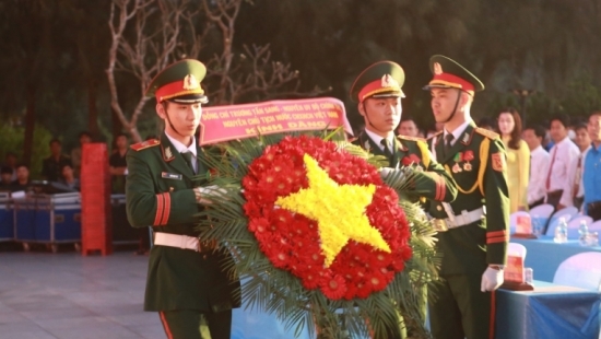 Khánh Hòa: Xúc động lễ tưởng niệm 64 liệt sĩ Gạc Ma