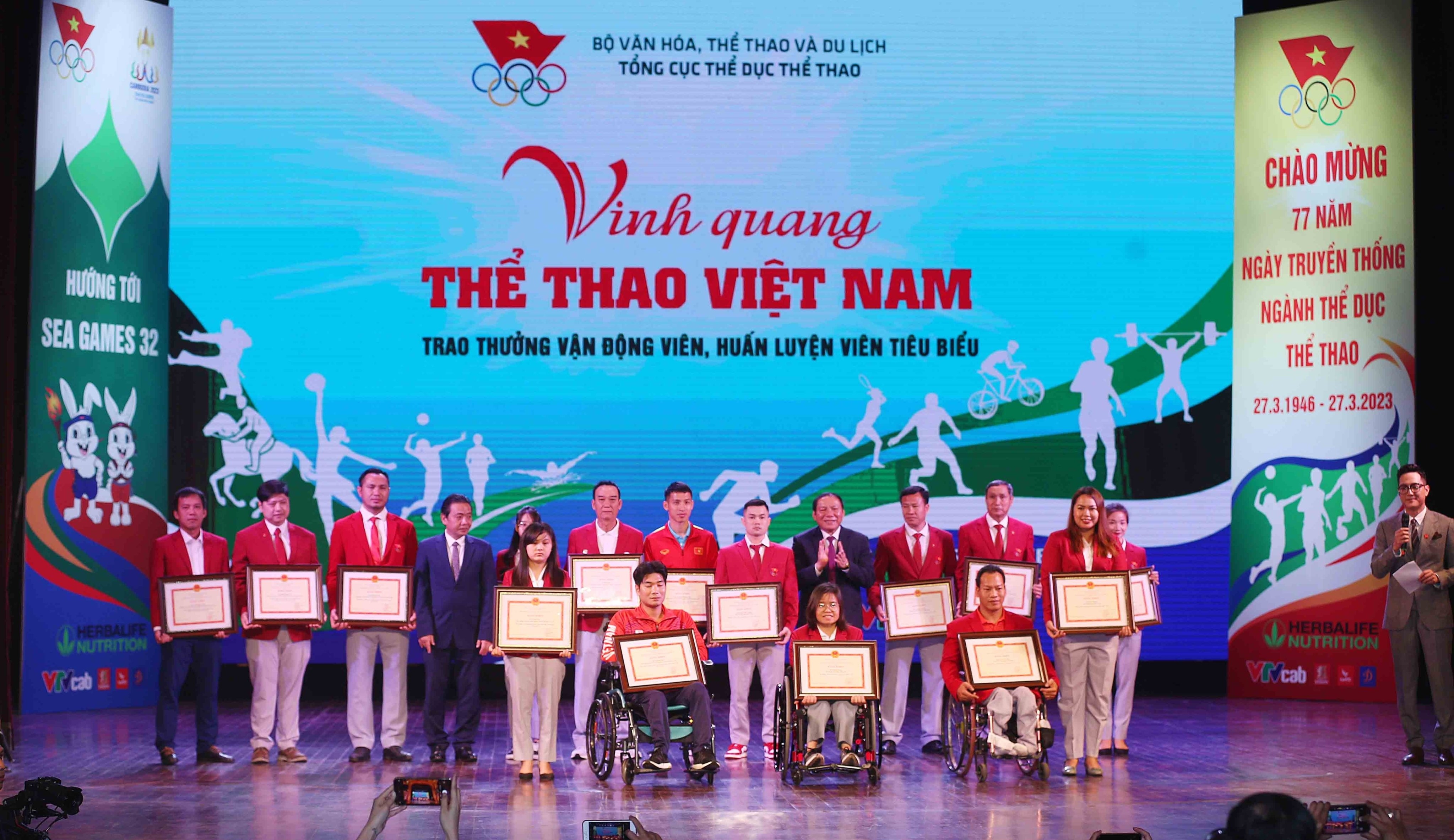 “Vinh Quang Thể thao Việt Nam” chào mừng kỳ SEA Games 32 và ASEAN Para Games 12